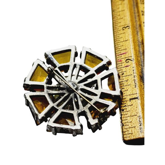 Estate Early Spectacular Faceted Glass & Crystal Pin Wheel Brooch (A1561) - Picture 5 of 6